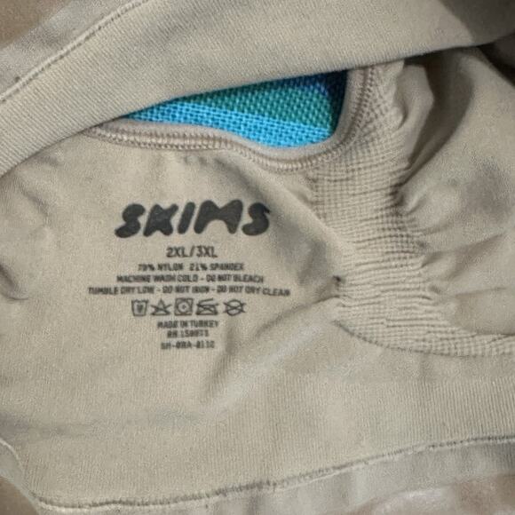 SKIMS Sculpting Bralette Nude Tan 2x - Picture 5 of 5